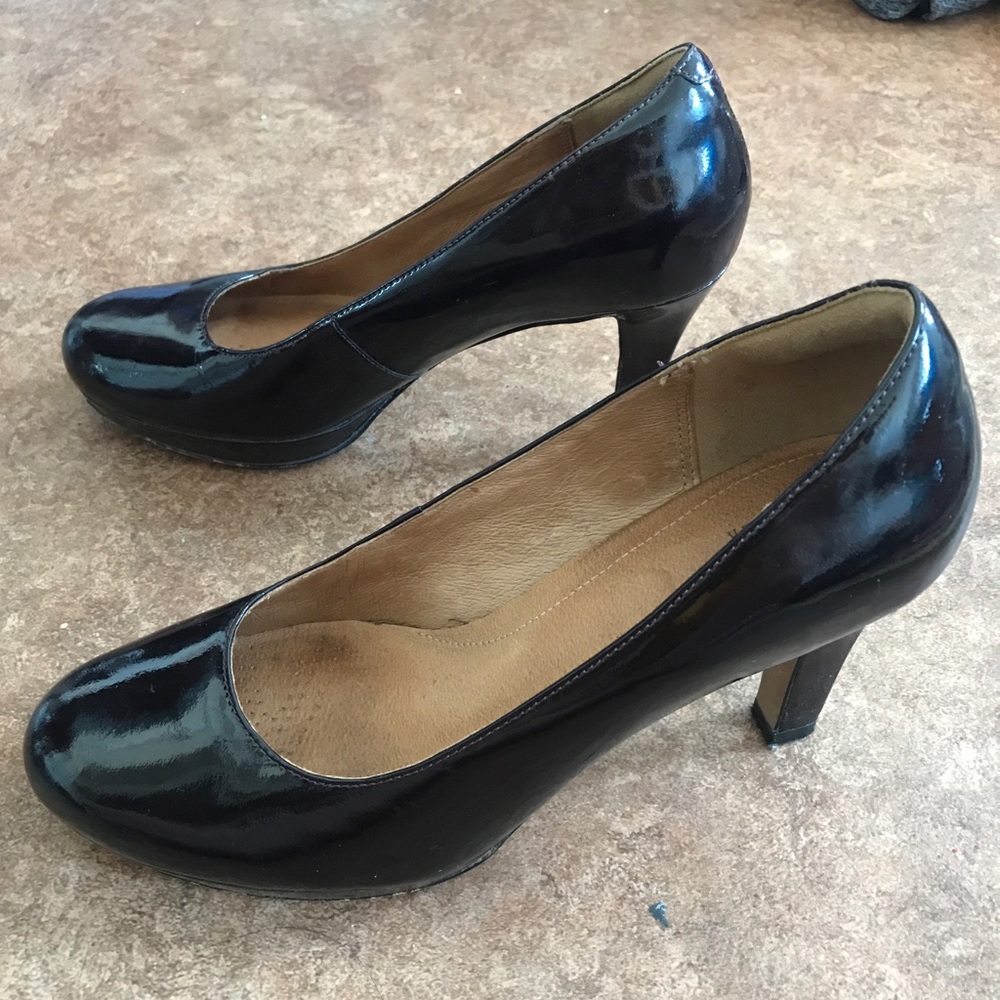 Oxblood dark red Clark pump heels